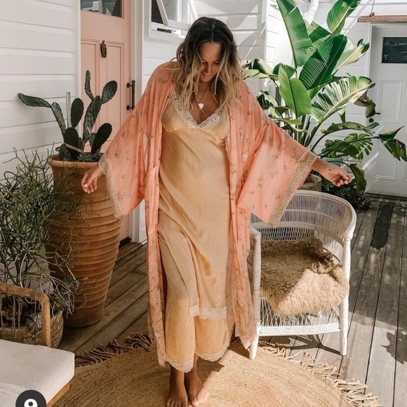 Spell & The Gypsy Collective Hendrix Duster Kimono - Picture 8 of 13